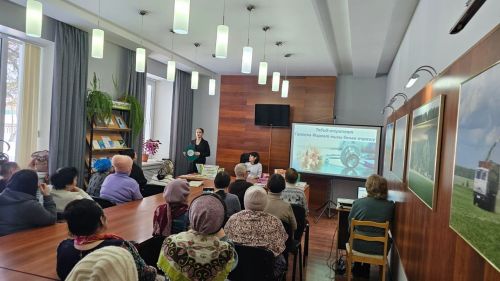Әтнә үзәк хастаханә табиб-терапевты Гөлгенә Сәгъдиева белән очрашу узды