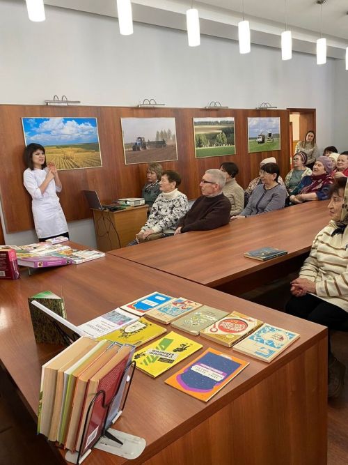 Әтнә үзәк хастаханә табиб-терапевты Гөлгенә Сәгъдиева белән очрашу узды