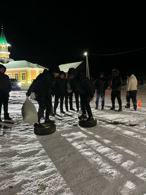 «Көндез узса, бәйрәмдә бу кадәр кеше булмас та иде», - ди Камил Галләмов