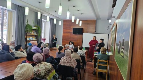 Әтнә үзәк хастаханә табиб-терапевты Гөлгенә Сәгъдиева белән очрашу узды