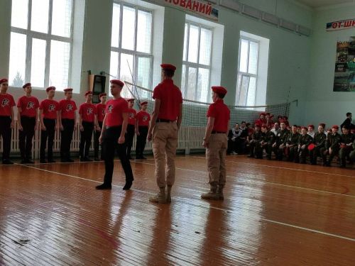 Әтнә мәктәбендә «Строй һәм җыр смотры» конкурсы булды