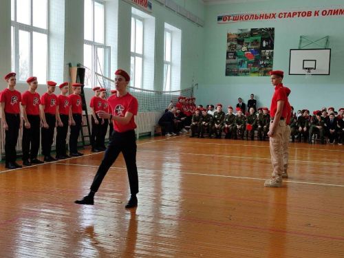 Әтнә мәктәбендә «Строй һәм җыр смотры» конкурсы булды