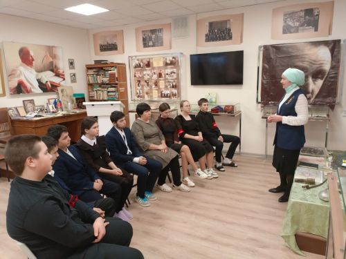 Күлле-Киме мәктәбендә «Сибгат Хәкимнең сугышчан юлы» дип исемләнгән экскурсия узды