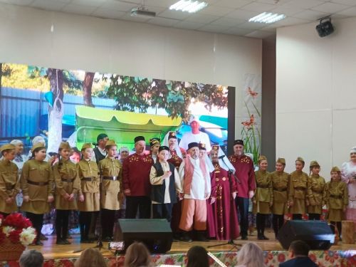 Олы Мәңгәр авылыннан Шакировлар гаиләсе «Тарихта без эзлебез» шәҗәрә фестиваленең зона этабында катнаштылар