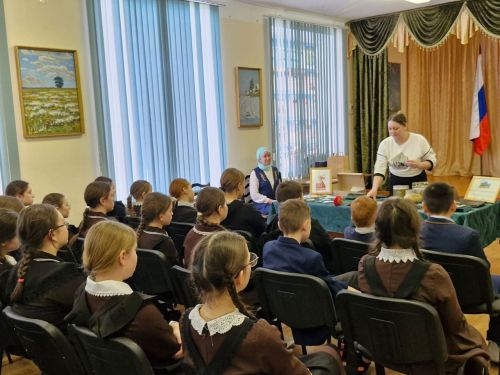 Күңгәр урта мәктәбендә музей хезмәткәрләре белән очрашу узды