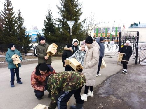 Сыерчыкларны каршы алырга сез әзерме?