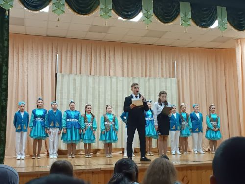 Күәм урта мәктәбе укучылары зур концерт оештырды