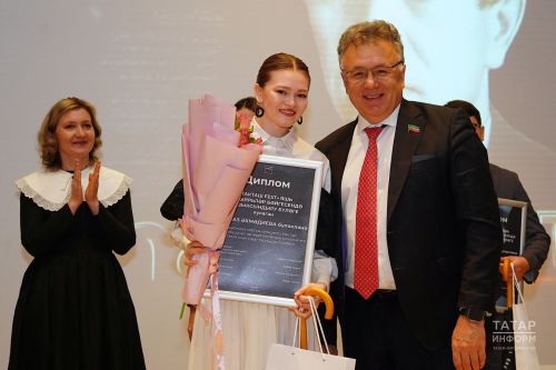 Ләйсән Сафина: Һади Такташ һаман безнең арада, ул яши, һәм ул иҗатта яши