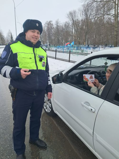 Әтнә юл иминлеге инспекторлары гузәл затларыбызны котлады