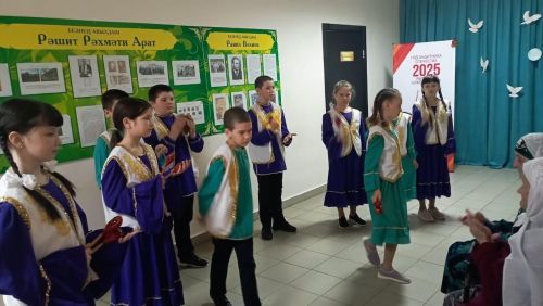 Бәхетле балачакларын сугыш урлаган