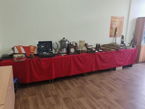 Әтнә җире: Комыргуҗада - Шиһабетдин Мәрҗани, Күлле Кимедә - Сибгат Хәким, Күәмдә -  Самат Шакир