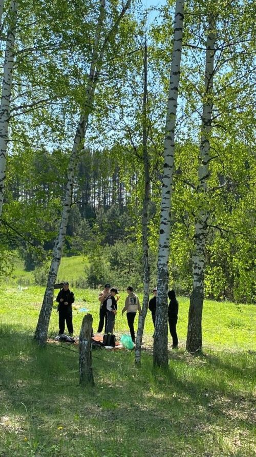 Ташчишмә авылы китапханәчесе балалар өчен поход оештырды