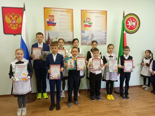 «Күәм урта мәктәбендә иң актив китап укучыларны «Грамота» белән бүләкләделәр»