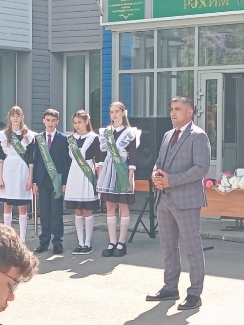 Соңгы кыңгырау яңа тормышка ишекләрен ача