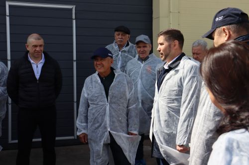 Рөстәм Миңнеханов: «Әтнә - үрнәк районнарның берсе»