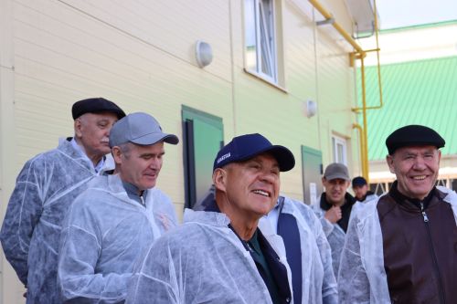 Рөстәм Миңнеханов: «Әтнә - үрнәк районнарның берсе»