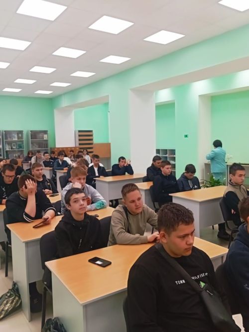 Әтнәдә юл иминлеге инспекторлары Җиңү бәйрәме белән котладылар