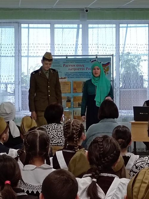 Комыргуҗа мәктәбендә тантаналы митинг булды