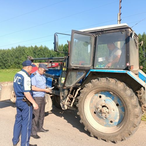 Әтнә районында авыл хуҗалыгы техникаларына рейд үткәрелде