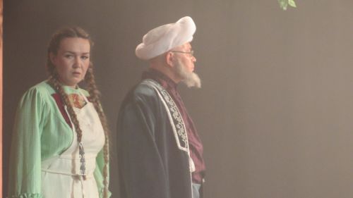 Әтнә театрының «Остазбикә» спектакленнән фотолар