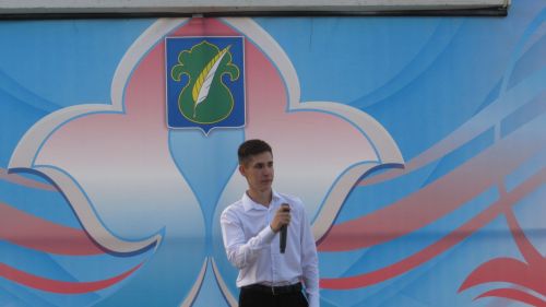 Бәхетле замана яшьләре паркка килүчеләрне ял иттерделәр