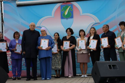 Әтнә районының чыгарылыш сыйныфы укучылары аттестатлар алдылар