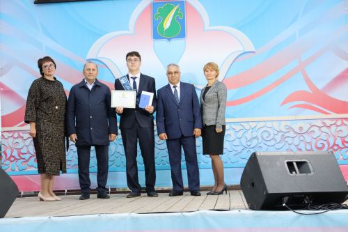 Әтнә районының чыгарылыш сыйныфы укучылары аттестатлар алдылар