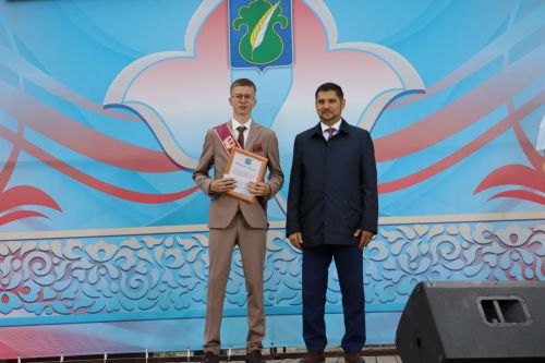 Әтнә районының чыгарылыш сыйныфы укучылары аттестатлар алдылар