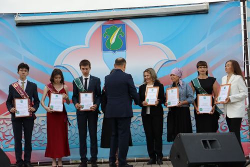 Әтнә районының чыгарылыш сыйныфы укучылары аттестатлар алдылар