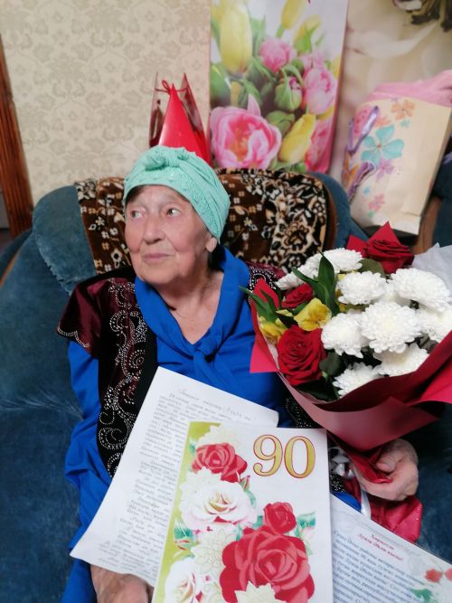 Луиза апа Шәмсиевага 90 яшь