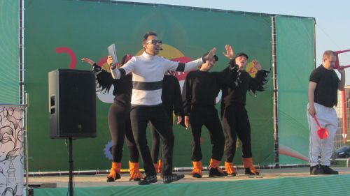 Әтнәнең ял паркында ачык һавада спектакль уйналды