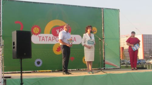 Әтнәнең ял паркында ачык һавада спектакль уйналды