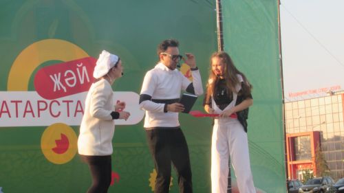Әтнәнең ял паркында ачык һавада спектакль уйналды