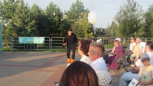 Әтнәнең ял паркында ачык һавада спектакль уйналды