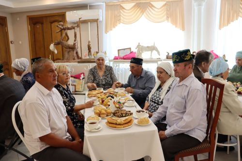 Әтнә районында 50 һәм 60 ел бергә яшәгән гаиләләрне котладылар
