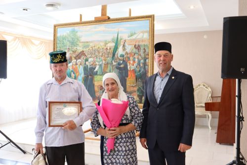 Әтнә районында 50 һәм 60 ел бергә яшәгән гаиләләрне котладылар