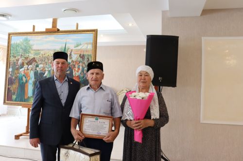 Әтнә районында 50 һәм 60 ел бергә яшәгән гаиләләрне котладылар
