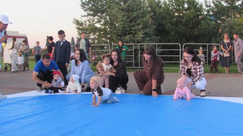 Әтнәдә коляскалар парады һәм сабыйлар ярышы узды