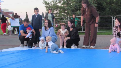 Әтнәдә коляскалар парады һәм сабыйлар ярышы узды