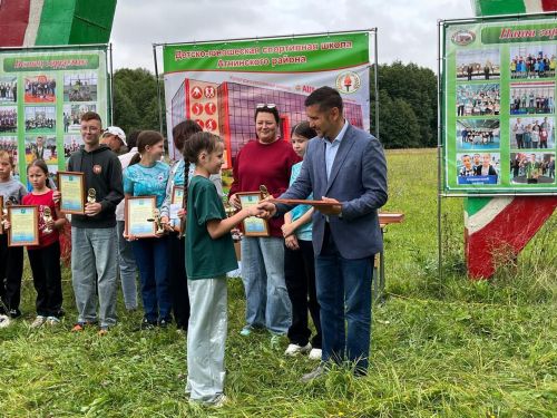 Каенсар урманында Спорт мәктәбенең уку елына  йомгак ясауга багышланган традицион йомгаклау чарасы узды