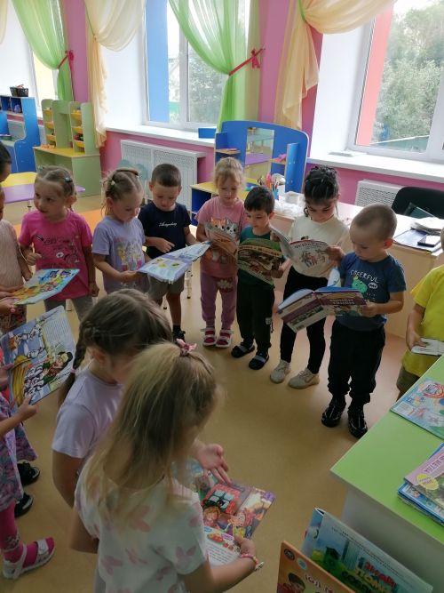 Балалар кечкенәдән матур әдәбият белән танышалар