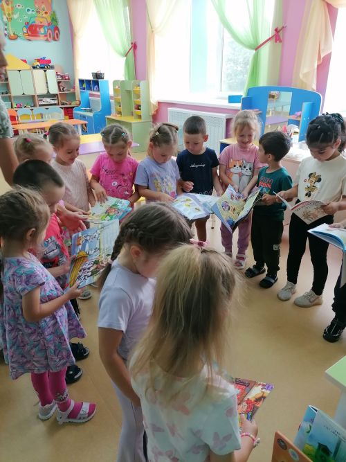 Балалар кечкенәдән матур әдәбият белән танышалар