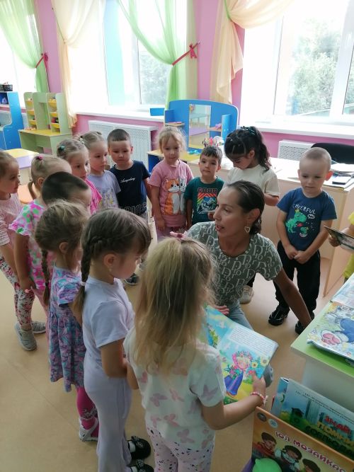 Балалар кечкенәдән матур әдәбият белән танышалар