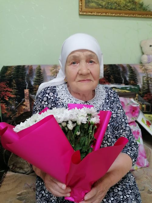 Бәрәскә авылыннан Фирая апа Шәрәфиевага 90 яшь тулды
