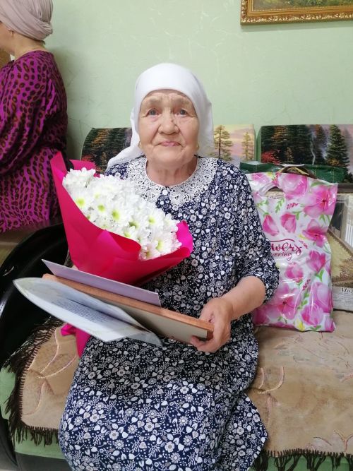 Бәрәскә авылыннан Фирая апа Шәрәфиевага 90 яшь тулды