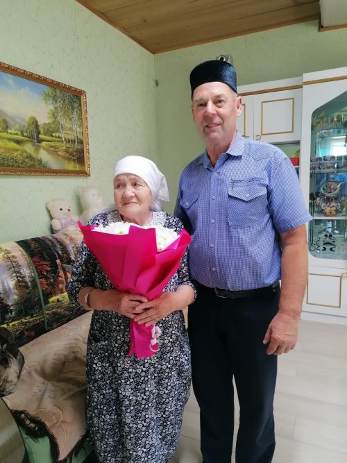 Бәрәскә авылыннан Фирая апа Шәрәфиевага 90 яшь тулды