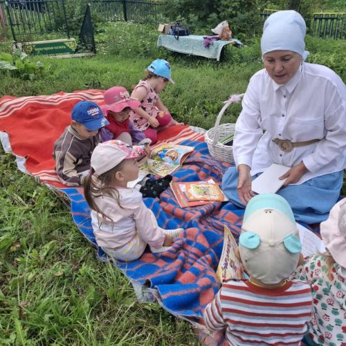 Ташчишмә китапханәсендә табигать кочагында тылсымлы әдәби чара