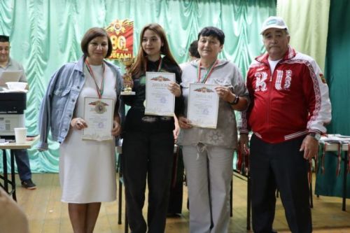 Миңгәр Сабантуе мәйданчыгында традицион шахмат-шашка ярышы үткәрелде