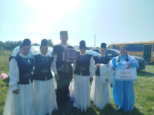 Әтнә район мәдәният йортының » Хыял» вокаль ансамбле «Бистә шәле»ндә