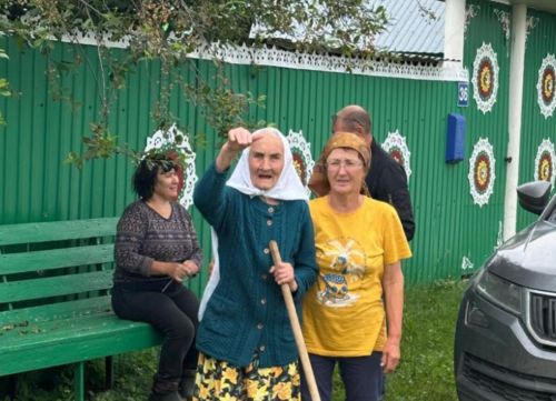 Теге заман кешесе. 95 яшен тутырган Мөккәрәмә әби турында